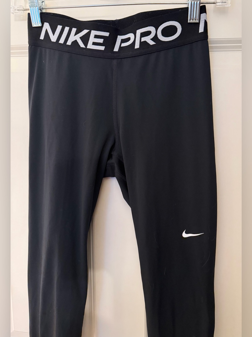 Nike Pro Women’s Dri-Fit Tight in Black, XS - Picture 2 of 7